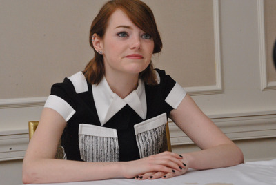 Emma Stone Poster 2492108