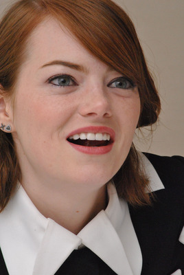 Emma Stone Poster 2492110