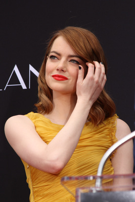 Emma Stone Poster 2747341