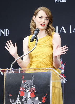 Emma Stone Poster 2749048