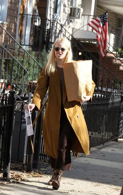 Emma Stone Poster 2846858