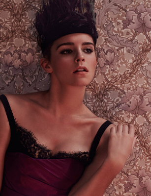 Emma Watson Poster 2376564