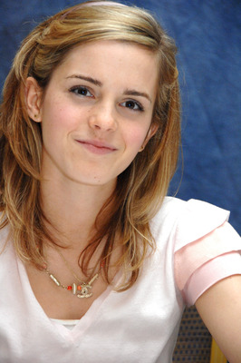Emma Watson Poster 2408316