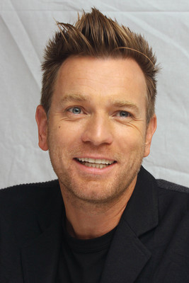 Ewan McGregor Poster 2156210