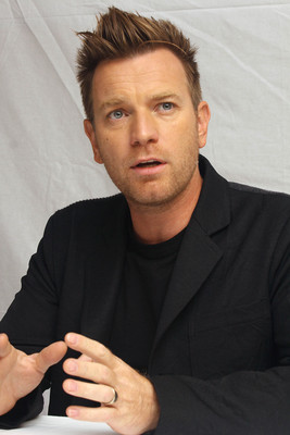 Ewan McGregor Poster 2156212