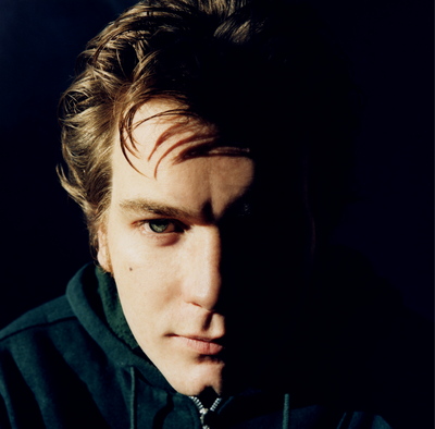 Ewan McGregor Poster 2211596