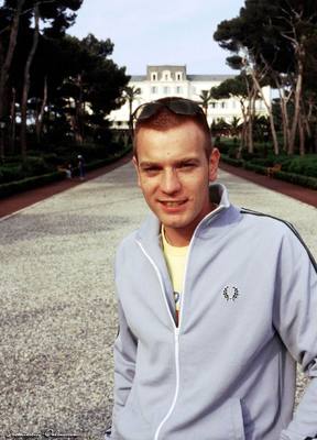 Ewan McGregor Poster 2211626