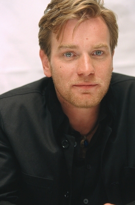 Ewan McGregor Poster 2229176