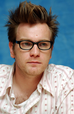 Ewan McGregor Poster 2389495