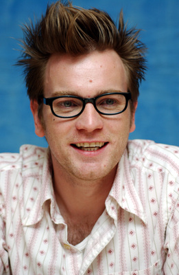 Ewan McGregor Poster 2389497