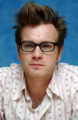 Ewan McGregor Poster 2389499
