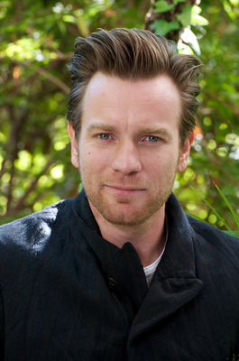 Ewan McGregor Poster 2418995