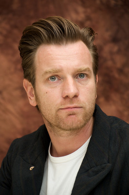Ewan McGregor Poster 2419000