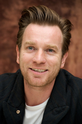 Ewan McGregor Poster 2419002