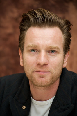 Ewan McGregor Poster 2419004