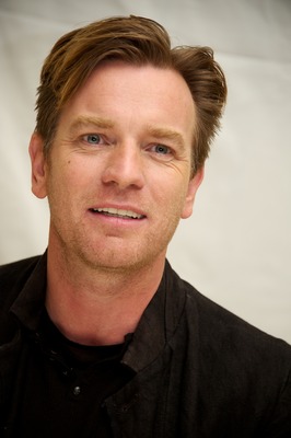 Ewan McGregor Poster 2428029