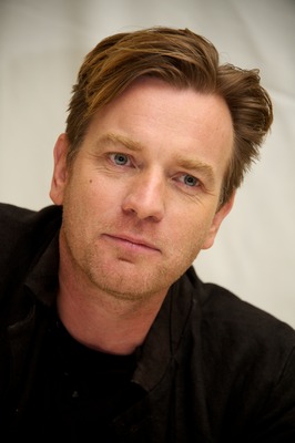 Ewan McGregor Poster 2428034