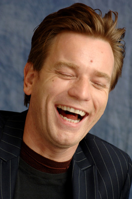 Ewan Mcgregor Poster 2404006