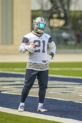 Ezekiel Elliott Poster 3475628