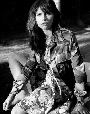 Felicity Jones Poster 2475119