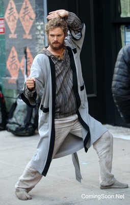 Finn Jones Poster 2696894