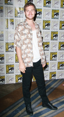 Finn Jones Poster 2984737