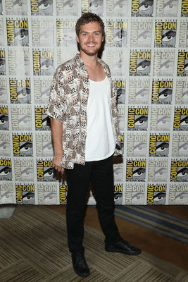 Finn Jones Poster 2984776