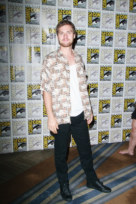 Finn Jones Poster 2984779