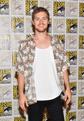 Finn Jones Poster 2984803