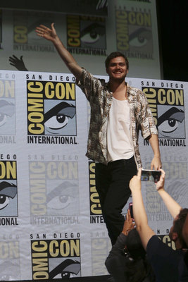 Finn Jones Poster 2984875