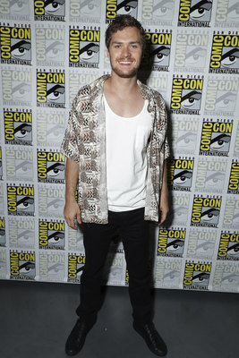 Finn Jones Poster 2984911