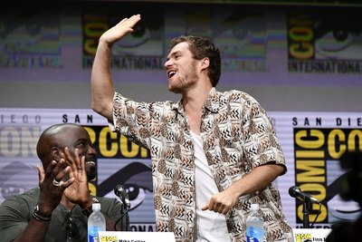 Finn Jones Poster 2984941