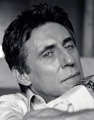 Gabriel Byrne Poster 2212791