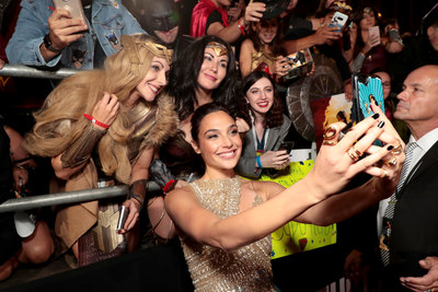 Gal Gadot Poster 2861398