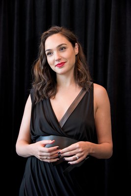 Gal Gadot Poster 2861437