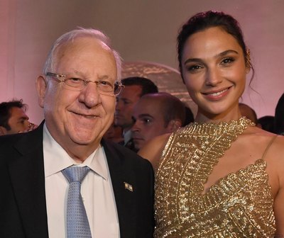 Gal Gadot Poster 2862138