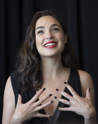 Gal Gadot Poster 2862438