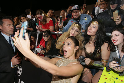 Gal Gadot Poster 2910886