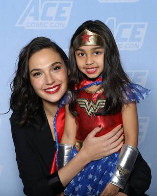 Gal Gadot Poster 2945431