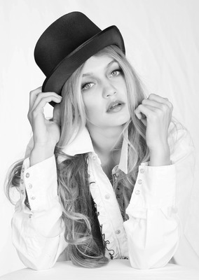 Gigi Hadid Poster 2479547