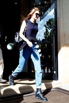 Gigi Hadid Poster 2703177