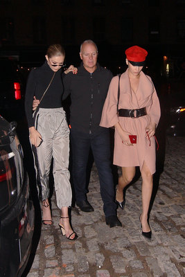 Gigi Hadid Poster 2883360