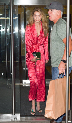 Gigi Hadid Poster 2883362