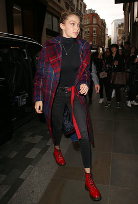 Gigi Hadid Poster 2883455