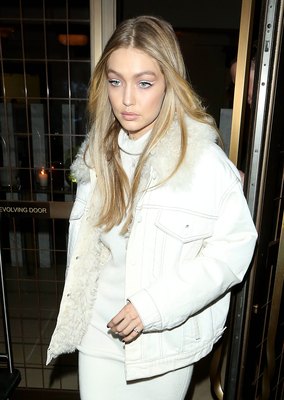 Gigi Hadid Poster 2883464