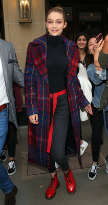 Gigi Hadid Poster 2883487