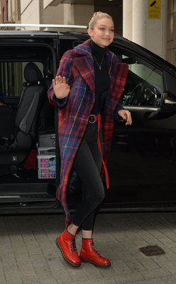 Gigi Hadid Poster 2883512