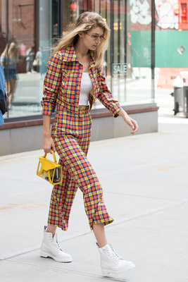 Gigi Hadid Poster 2883525