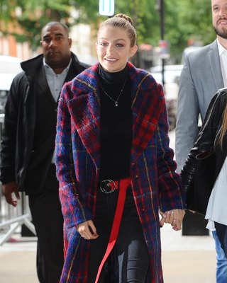 Gigi Hadid Poster 2883562