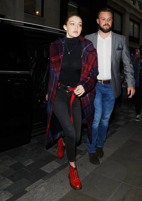 Gigi Hadid Poster 2883585